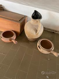 Oggetti in ceramica e terracotta antichi