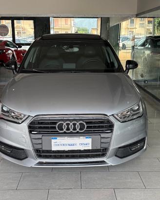 AUDI A1 1.4 TDI S TRONIC TETTO APRIBILE