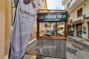 Pizzeria/pub /paninoteca al centro di gallipoli