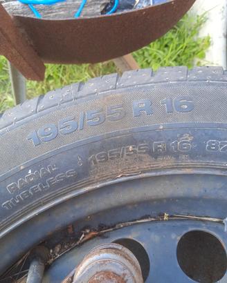 pneumatico 195x55R16 continental