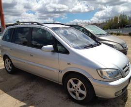 Opel Zafira 2.2 Anno 2005