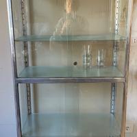 Vetrinetta vintage medicale anni ’60 vetro e metal