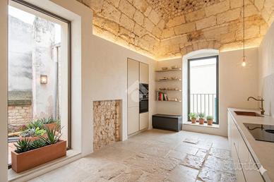 6 LOCALI A CONVERSANO