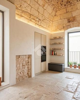 6 LOCALI A CONVERSANO