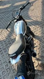 Ducati scrambler icon silver 800