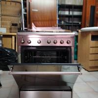 Stufa a Gas con forno elettrico Smeg 