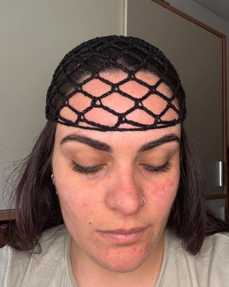 Cappello a rete nero lamé uncinetto