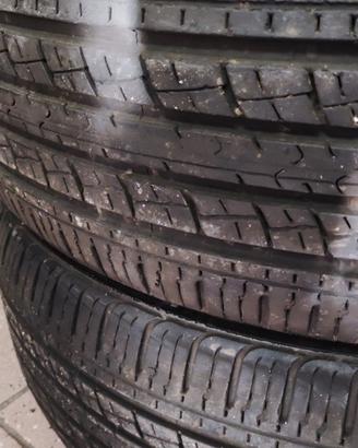 225 55 19 gomme M+S Freemont 80%