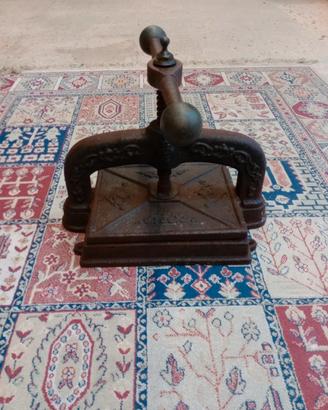 Antica pressa manuale fine 800