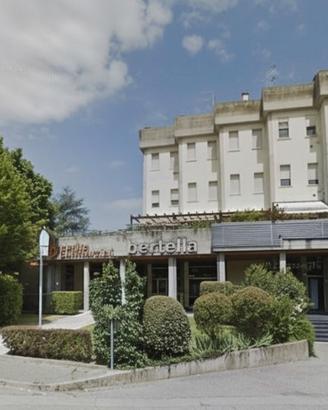 Locale Commerciale 28 mq - Castel S. Pietro