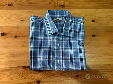 Camicia azzurra a quadri manica corta