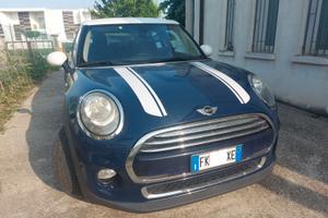 MINI COOPER 1.5 D AUTOMATICA 5 PORTE
