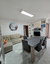 Ampio Trivano Primo Piano Con Ascensore