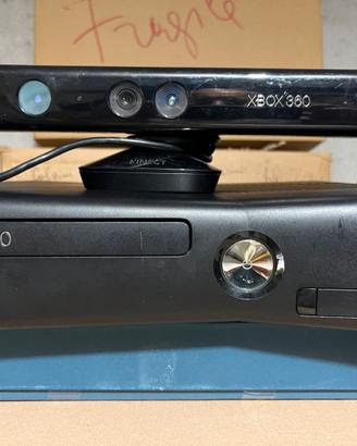 XBOX 360 S 4GB  CONTROLLER + KINETIK +  6 GIOCHI
