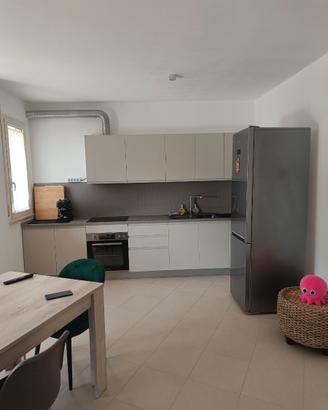 Appartamento con garage, balcone, zona centrale