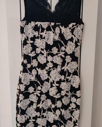 Vestito OVS colore nero con fiori bianchi tg. S