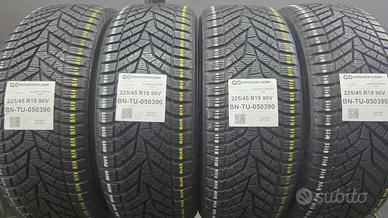 4 Pneumatici 225/45 R19 Yokohama Bluearth Winter V