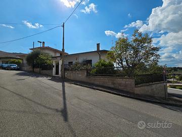Casa indipendente con giardino e ampio scantinato