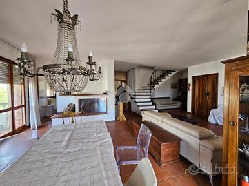5 LOCALI A FOLIGNO
