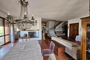 5 LOCALI A FOLIGNO