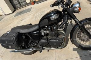 TRIUMPH BONNEVILLE