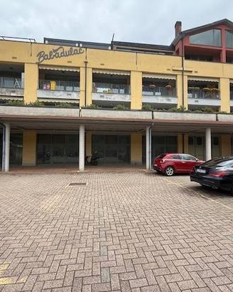 Immobile di 720 m² con 1 locale a Abbadia Lariana