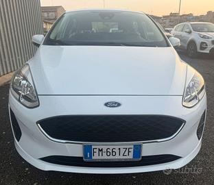 Ford Fiesta DISTRIBUZIONE