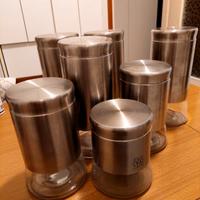 barattoli in acciaio e vetro