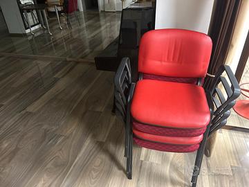 cambio con sedie piu piccole impilabili