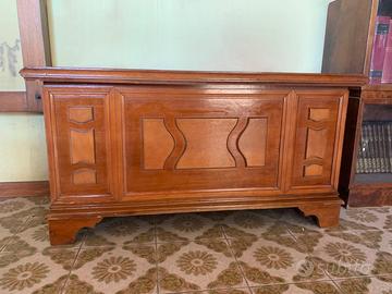 Cassapanca in legno