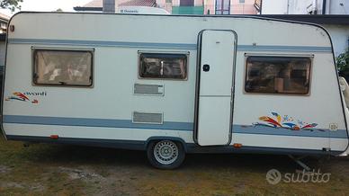 Caravan targato BO*039661 marca Burstner