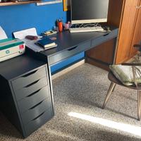 Scrivania IKEA blu