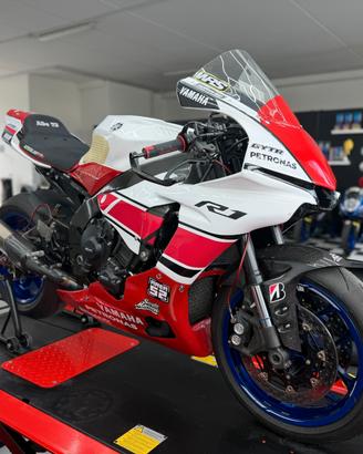 Yamaha YZF R1 PRONTO PISTA!