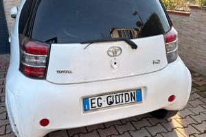 Toyota iq