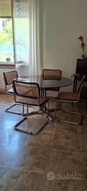Tavolo con sedie vintage