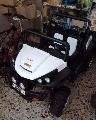 Auto elettrica per bambini 