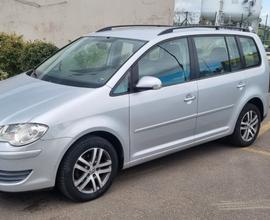 Volkswagen Touran 2.0 Conceptline Ecofuel POSTI 7