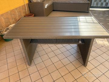 Tavolo da esterno in polyrattan