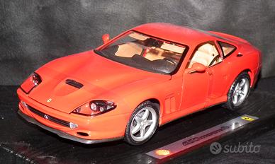 Ferrari 550 del 1996 shell scala 1:18