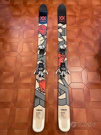 Sci Volkl Revolt 124 con attacchi Atomic Warden