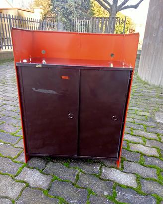 Mobiletto per campeggio