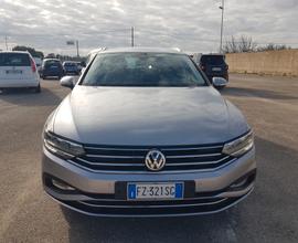 Volkswagen Passat 1.6 TDI SCR DSG Business BMT