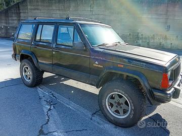 jeep Cherokee xj 4000 benzina