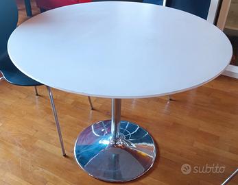 Tavolo rotondo design vintage 