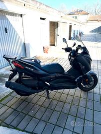 YAMAHA XMAX 400