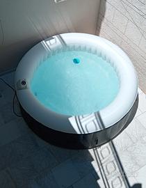 piscina gonfiabile idromassaggio 