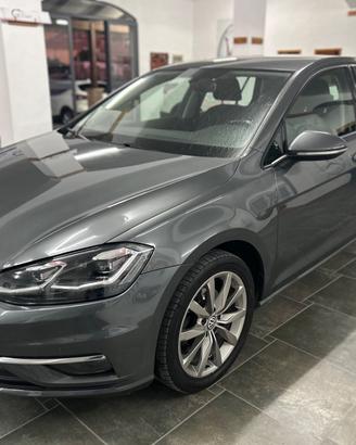 Volkswagen Golf 2.0 TDI DSG 5p. Executive BlueMoti