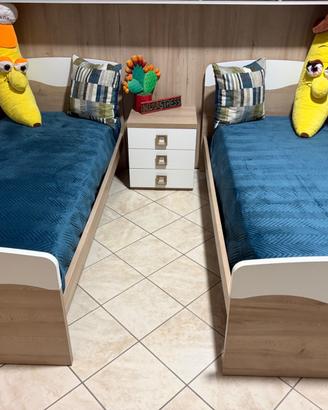 Coppia di letto singolo  più comodino