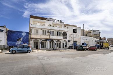 Vendita 3 appartamenti a Lampedusa, Porto Vecchio