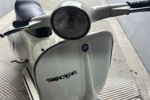 Piaggio Vespa 50 faro tondo